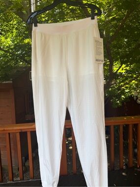 lululemon athletica White adapted state Lightweight joggers perforated